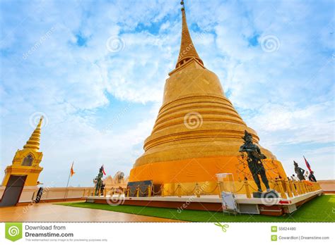 Wat Phu Khao Thong! De stralende tempel op een bergtop met adembenemend uitzicht.